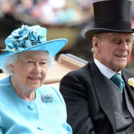 La reina Isabel II de Inglaterra junto a su marido, el príncipe de Edimburgo.