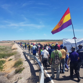 Marcha a pie contra en cementerio nuclear Villar de Cañas. E.P.