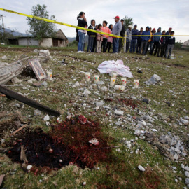 Una mancha de sangre en el lugar de la explosión, un almacén de fuegos artifivciales en la ciudad de San Isidro,Chilchotla, Mexico. REUTERS/Imelda Medina