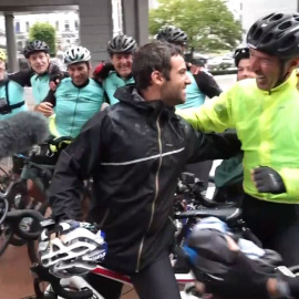 De Bilbao a Bruselas, a vela y a pedales: el viaje heroico de Jaime Lafita contra la ELA