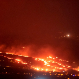 Varios derrames de lava en el cono secundario del volcán en las últimas horas