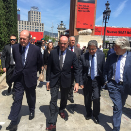 El ministro de Economía, Luis de Guindos, en el salón Automobile Barcelona. E.P.