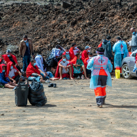 03/01/22. Migrantes que llegaron en patera a Lanzarote reciben atención médica, en Lanzarote, a 14 de septiembre de 2021.