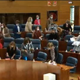 PSOE, Más Madrid, Podemos y VOX abandonan el pleno de la Asamblea de Madrid