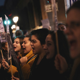  Protestas tras la sentencia de La Manada frente al ministerio de Justicia.- REUETRS