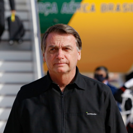 13/01/22-El presidente de Brasil, Jair Bolsonaro, llegando al Aeropuerto de Roma Ciampino Giovan Battista Pastine, antes de la Cumbre de Líderes Mundiales del G20 en Roma (29 de octubre de 2021).