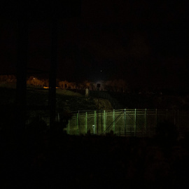 Imagen nocturna de la valla fronteriza entre Melilla y Marruecos .-FOTO: JAIRO VARGAS