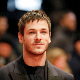 El actor Gaspard Ulliel llega para la proyección de la película Eva en el 68º Festival Internacional de Cine de Berlín.