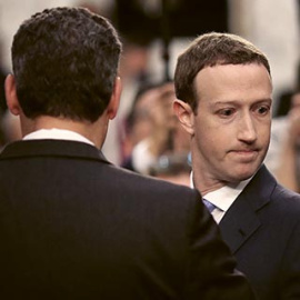 El cofundador, presidente y director ejecutivo de Facebook, Mark Zuckerberg antes de entrar a declarar ante el Comité Judicial y de Comercio del Senado de Estados Unidos en 2018. Foto: Win Mcnamee / Getty Images North America / Getty Images