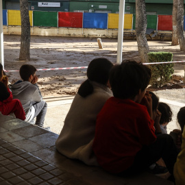 niños regresan al colegio