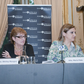 Shirley Mangini durante la presentación del libro Maruja Mallo.