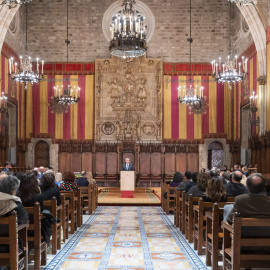 L'alcalde de Barcelona, Jaume Collboni, en l'acte organitzat per la Sindicatura de Greuges de la ciutat per demanar perdó a les víctimes de violència sexual a l'Escola Barcelona.