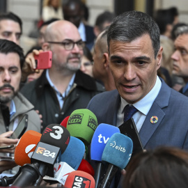 El presidente del Gobierno, Pedro Sánchez, realiza declaraciones tras el pleno celebrado este jueves en el Congreso de Los Diputados