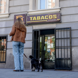 Fachada de un estanco, a 18 de abril de 2024, en Madrid (España).