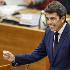 El president de la Generalitat Valenciana, Carlos Mazón, durante una sesión plenaria, en Les Corts Valencianes, a 15 de noviembre de 2024, en València.