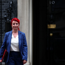 La ex secretaria de Transporte británica, Louise Haigh, sale del número 10 de Downing Street, a 9 de septiembre de 2024.