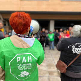 Los vecinos del Edificio Dignidad de Móstoles protestan contra el inminente desalojo que afecta a más de 40 personas