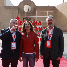 Santos Cerdán, María Jesús Montero y Juan Espadas en Sevilla este viernes en el inicio del 41 Congreso Federal del PSOE.