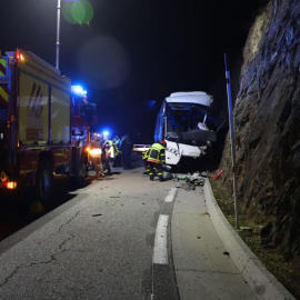 Efectivos de Bomberos de los Pirineos Orientales en el lugar del accidente, a 1 de diciembre de 2024.