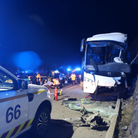 Foto del accidente de autobús que tuvo lugar este domingo en una carretera de montaña en los Pirineos Orientales, al sur de Francia, a 1 de diciembre de 2024.