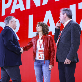  El secretario de Organización del PSOE, Santos Cerdán, junto a el secretario general del PSOE de Andalucía, Juan Espadas, durante el primer día del 41 Congreso Federal del PSOE. Rocío Ruz / Europa Press.