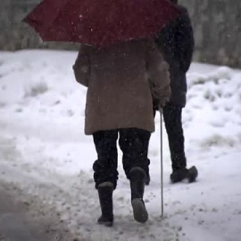 La vuelta del puente arranca con alerta roja por nevadas en el norte peninsular