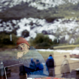 El director de cine Juan Antonio Bayona, durante el rodaje de 'La sociedad de la nieve'. Foto: Netflix.