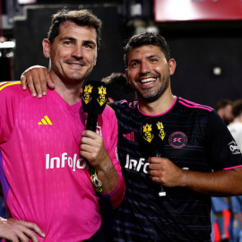 Iker Casillas y Kun Agüero, jugadores en la última jornada de la Kings League. (Foto: Kings League)