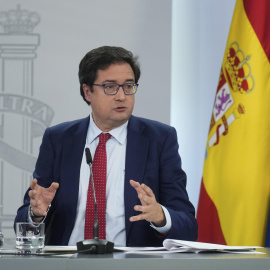 El ministro para la Transformación Digital y de la Función Pública, Óscar López, comparece en la rueda de prensa posterior al Consejo de Ministros en el Palacio de la Moncloa en Madrid, este martes.