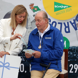 El Rey Emerito, Don Juan Carlos de Borbón, preside la entrega de trofeos de la Regata Rey Juan Carlos I El Corte Inglés Máster en el club náutico, en Galicia.