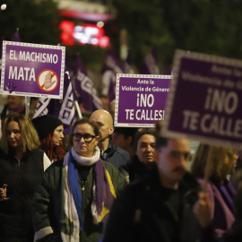 Imágenes de la manifestación con motivo del 25N en Málaga.