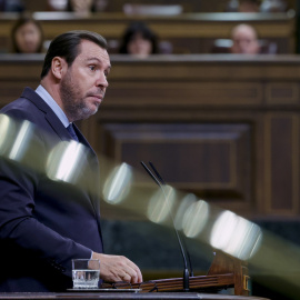 El ministro de Transportes, Óscar Puente, durante su intervención en el pleno que se celebra este miércoles en el Congreso de los Diputados.