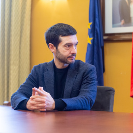 El ministro de Derechos Sociales, Consumo y Agenda 2030, Pablo Bustinduy, durante una reunión en Madrid.