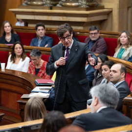 El presidente de la Generalitat, Salvador Illa, durante un pleno en el Parlament de Cataluña, a 18 de diciembre de 2024.