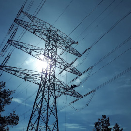 Imatge d'una torre de molta tensió elèctrica d'una MAT ja existent a Sant Hilari Sacalm