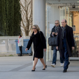 La asesora de Moncloa, Cristina Álvarez, a su salida de los juzgados de Plaza Castilla después de testificar ante el juez del ‘caso Begoña’, en los juzgados de Plaza de Castilla, a 20 de diciembre de 2024, en Madrid (España).