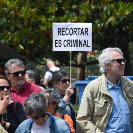 Cientos de personas durante una manifestación para defender la sanidad pública, a 19 de mayo de 2024, en Madrid.