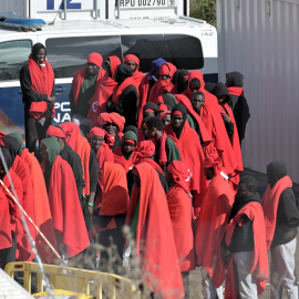 Migrantes llegados a la isla de El Hierro.