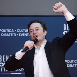 El magnate Elon Musk en el festival político Atreju organizado por el partido ultra Hermanos de Italia (Fratelli d'Italia) de la primera ministra Giorgia Meloni, en Roma, en diciembre de 2023.