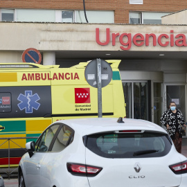 Foto de archivo de una ambulancia en las Urgencias del Hospital 12 de Octubre.