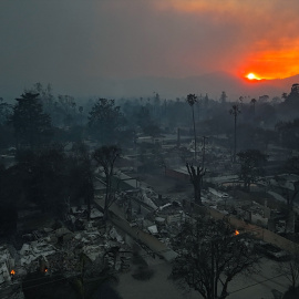 imagen tras el paso del incendio forestal por el condado de Los Ángeles, al sur de California, a 8 de enero de 2025.