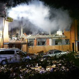 Fachada del edificio afectado por la explosión en Noáin, Navarra.