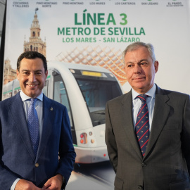 El presidente de la Junta de Andalucía, Juanma Moreno junto al alcalde de Sevilla, José Luis Sanz. Imagen de archivo.