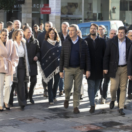 Los presidentes autonómicos del PP junto a Alberto Núñez Feijóo y miembros de la dirección nacional, durante un retiro de trabajo en Asturias.