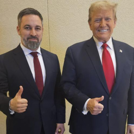 El presidente electo de EE.UU., Donald Trump (d), y el líder de Vox, Santiago Abascal, en una imagen de archivo.- VOX