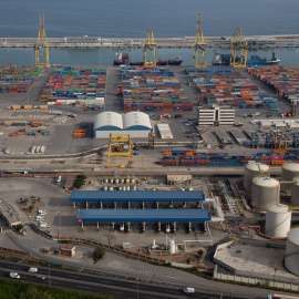 Vista aérea del área del Puerto de Barcelona. Imagen de archivo.