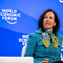 La presidenta del Banco Santander, Ana Botín, durante su participación en el Foro de Davos 2025.