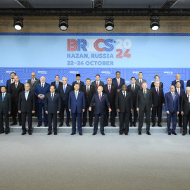 Fotografía de grupo de los representantes de los países que participaron en la última cumbre de los BRICS, el pasado 24 de octubre de 2024.