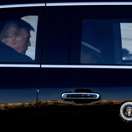 El presidente estadounidense Donald Trump llega a la ceremonia de toma de posesión de su segundo mandato como 47º presidente de los Estados Unidos, en la rotonda del Capitolio de los Estados Unidos.