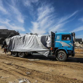 Imagen de archivo de camiones cargados con ayuda humanitaria del Organismo de Obras Públicas y Socorro de las Naciones Unidas para los Refugiados de Palestina en el Cercano Oriente.